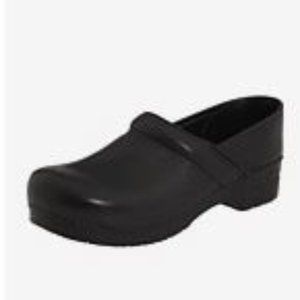 Dansko Professional Leather, Black Bullhide